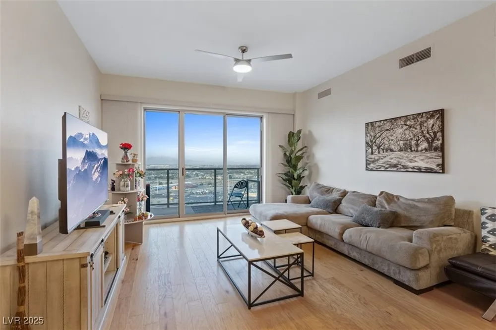 8255 Las Vegas Boulevard #1905 Las Vegas, NV 89123