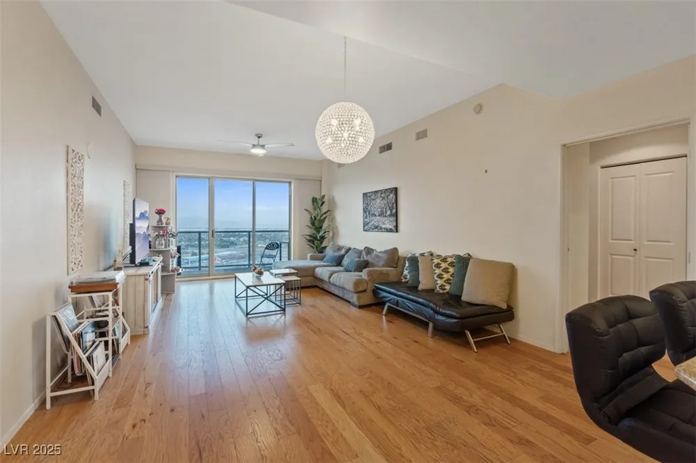 8255 Las Vegas Boulevard #1905 Las Vegas, NV 89123