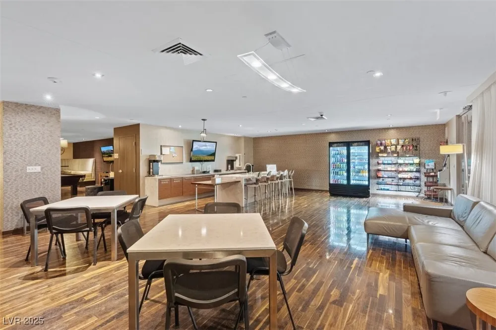 8255 Las Vegas Boulevard #1905 Las Vegas, NV 89123