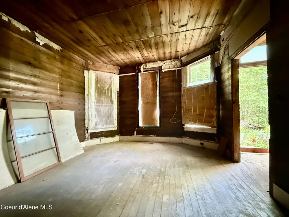 408 High Bank Street Wallace, ID 83873