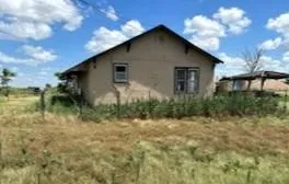 617 W Price Street Floydada, TX 79235