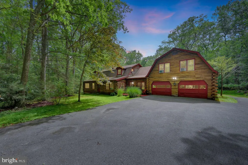 217 LOWER VALLEY DRIVE Kunkletown, PA 18058