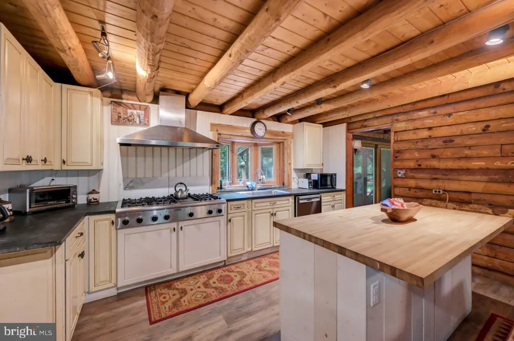 217 LOWER VALLEY DRIVE Kunkletown, PA 18058