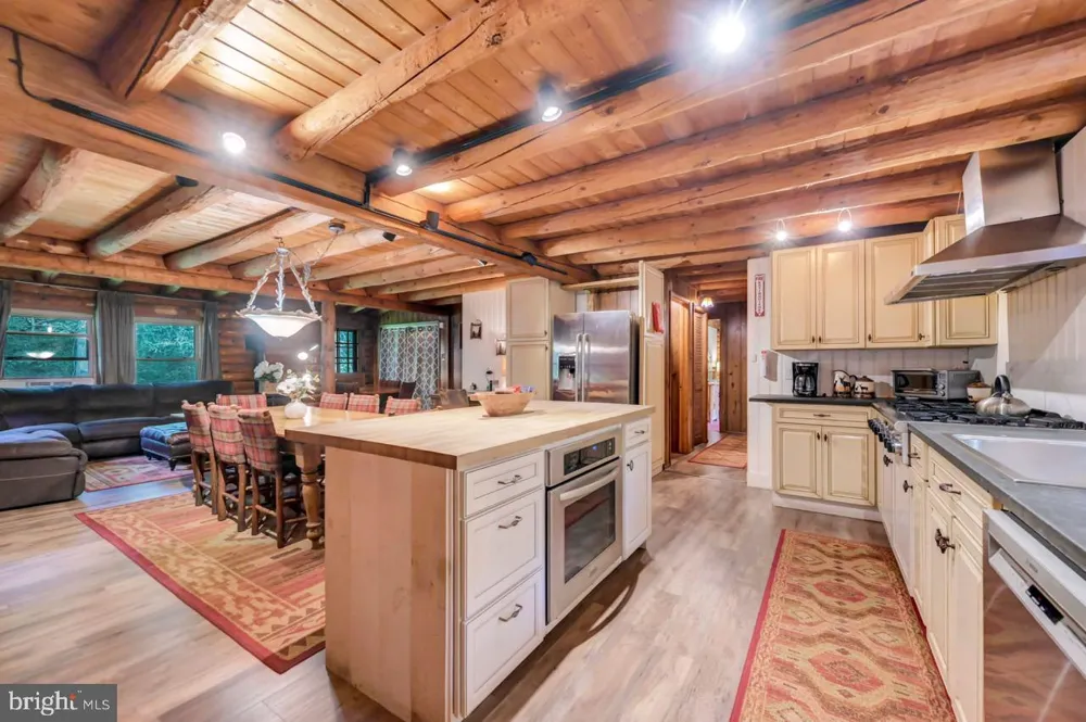 217 LOWER VALLEY DRIVE Kunkletown, PA 18058