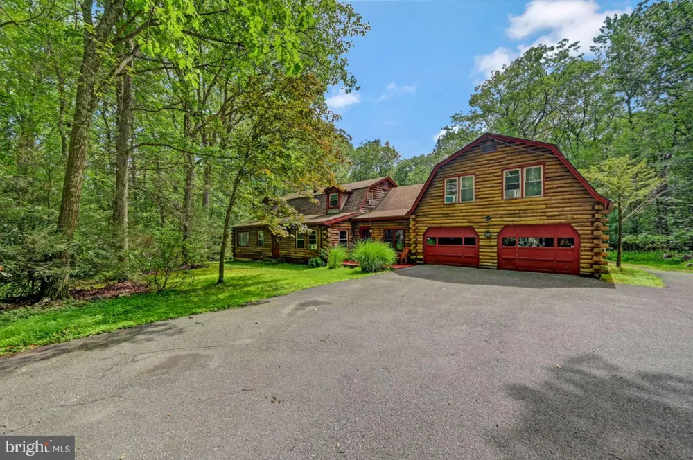 217 LOWER VALLEY DRIVE Kunkletown, PA 18058
