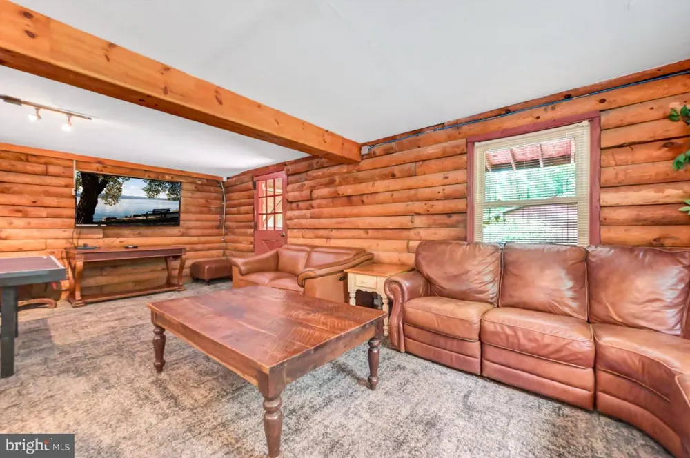 217 LOWER VALLEY DRIVE Kunkletown, PA 18058