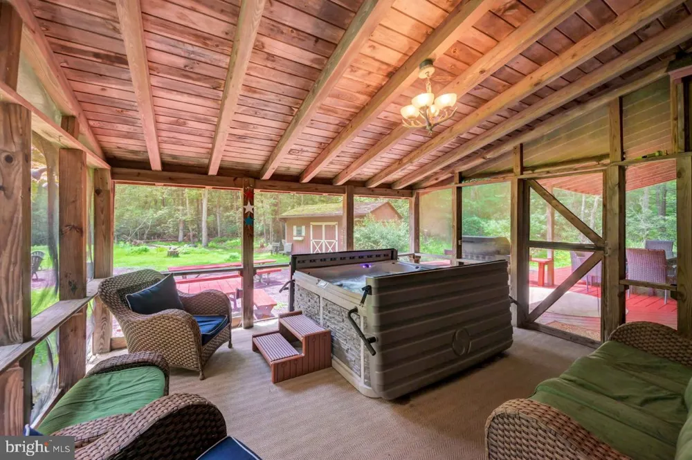 217 LOWER VALLEY DRIVE Kunkletown, PA 18058