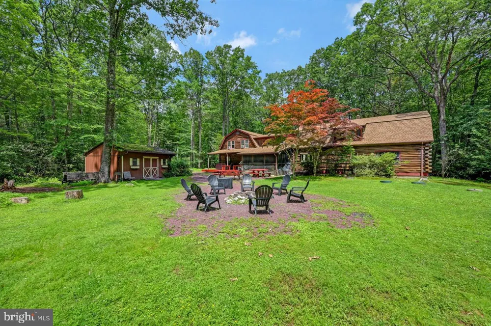 217 LOWER VALLEY DRIVE Kunkletown, PA 18058