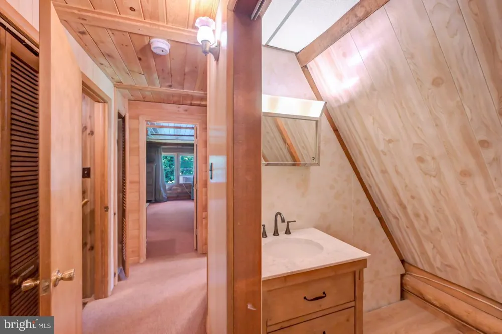 217 LOWER VALLEY DRIVE Kunkletown, PA 18058