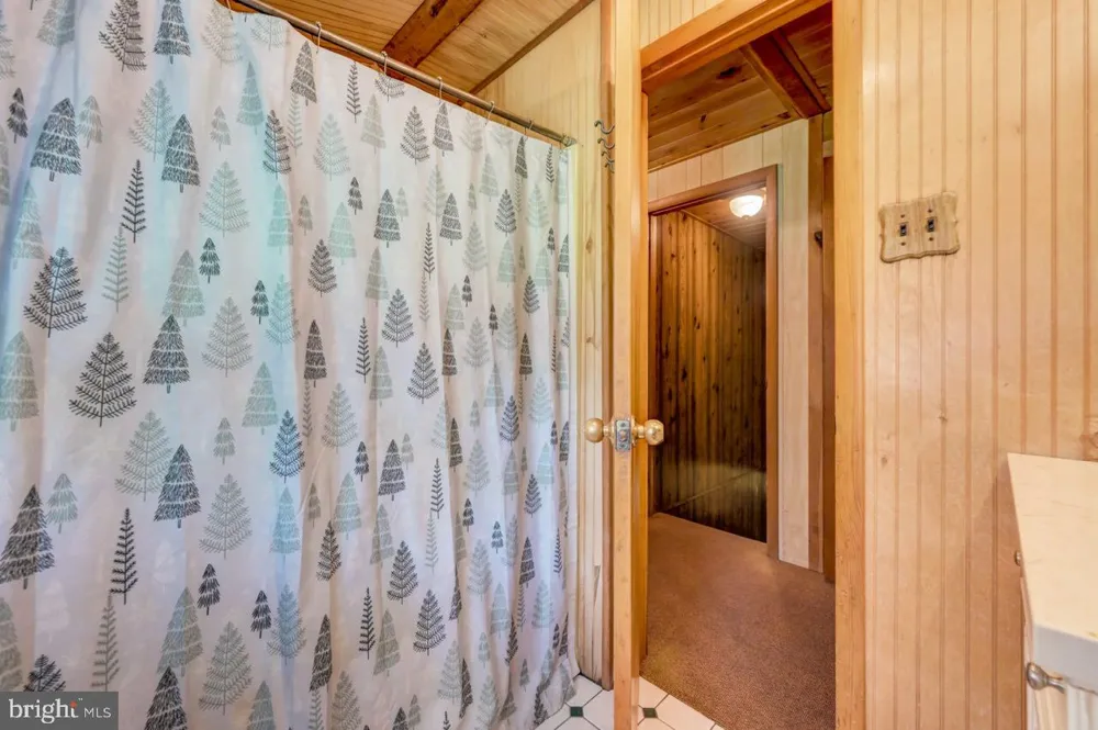 217 LOWER VALLEY DRIVE Kunkletown, PA 18058