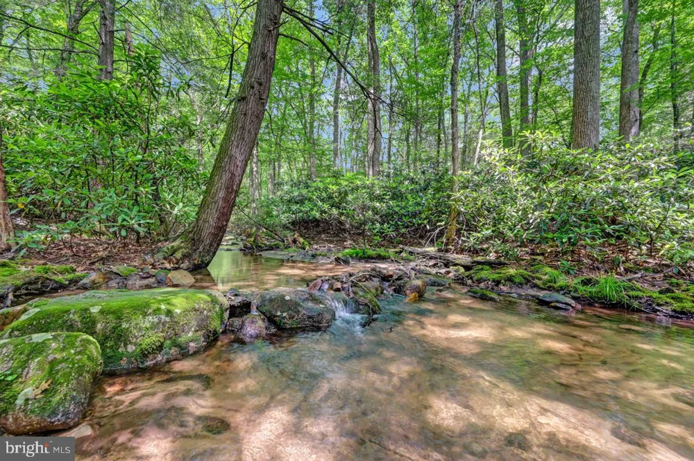 217 LOWER VALLEY DRIVE Kunkletown, PA 18058