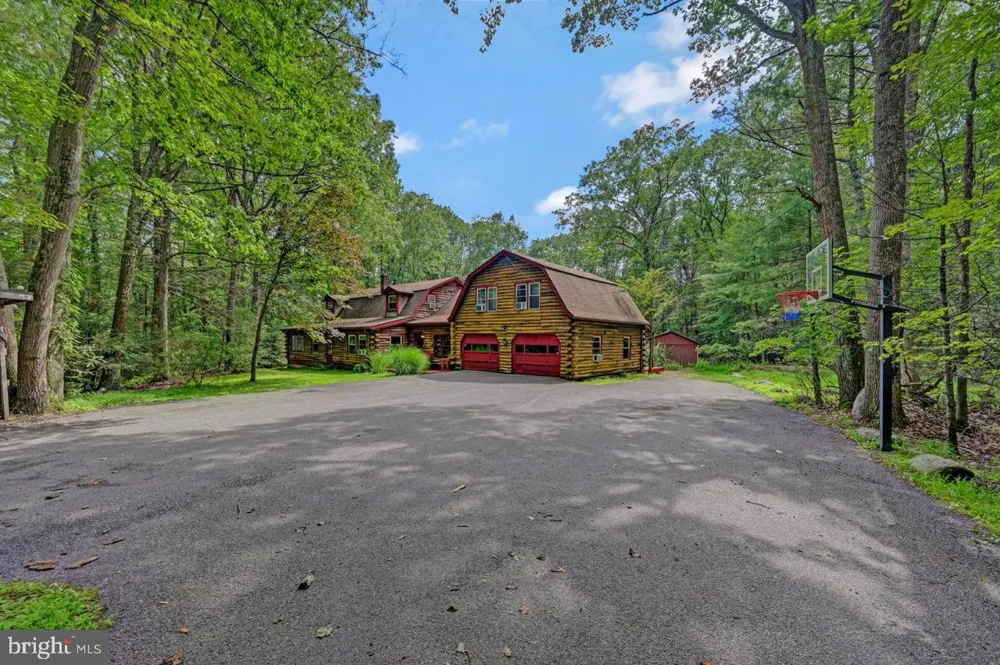 217 LOWER VALLEY DRIVE Kunkletown, PA 18058