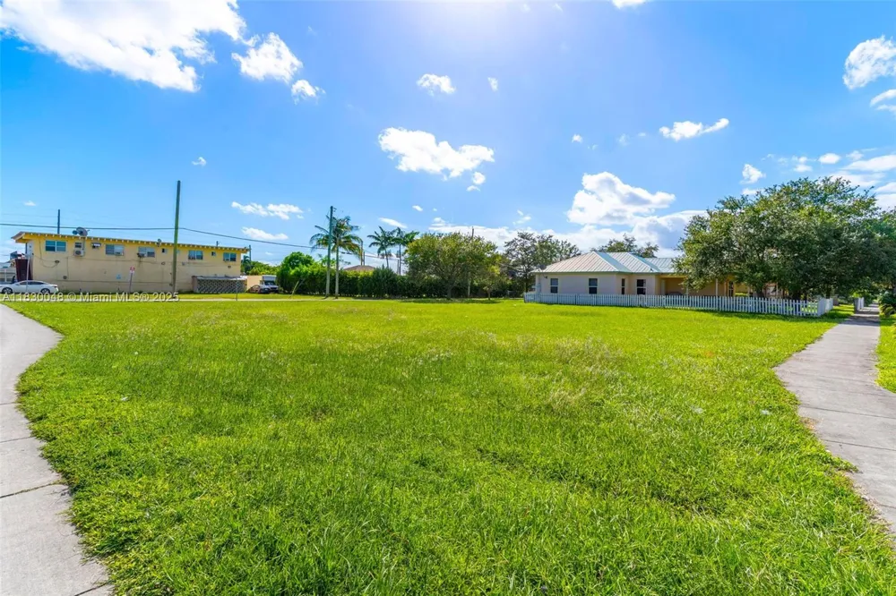 604 SW 6th Ave Homestead, FL 33030