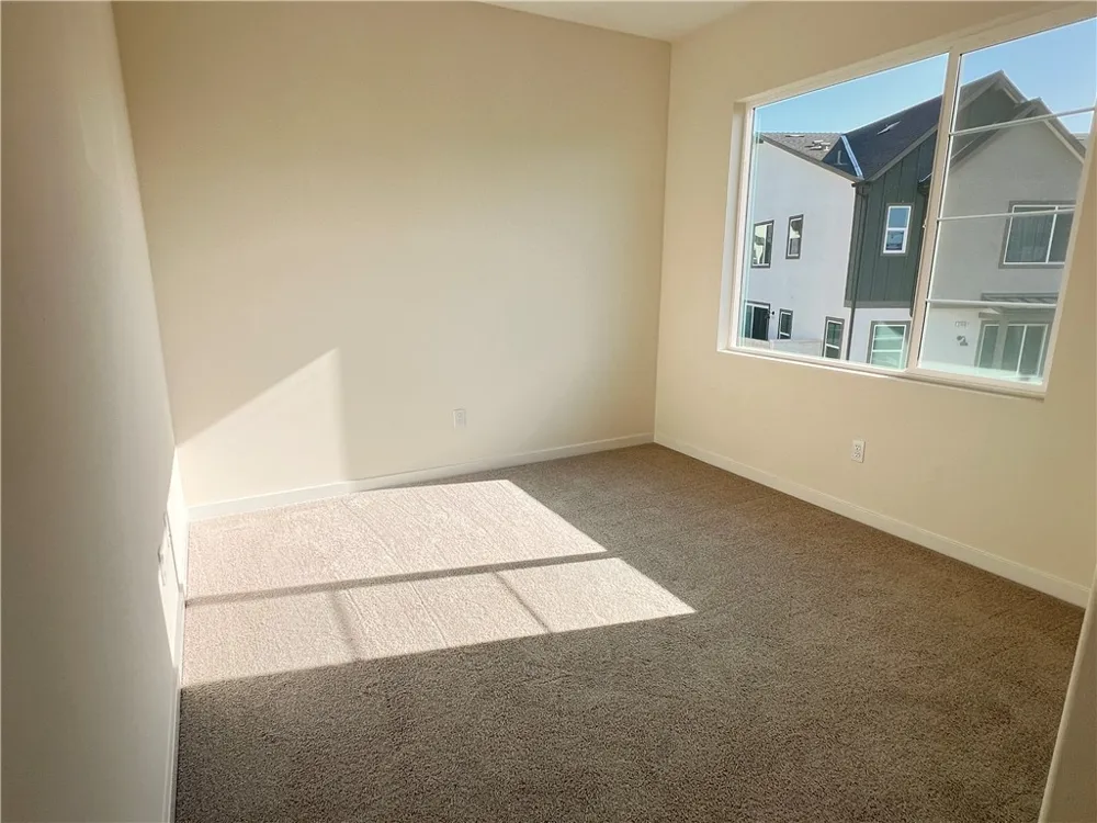 27620 Symphony Place Valencia, CA 91381