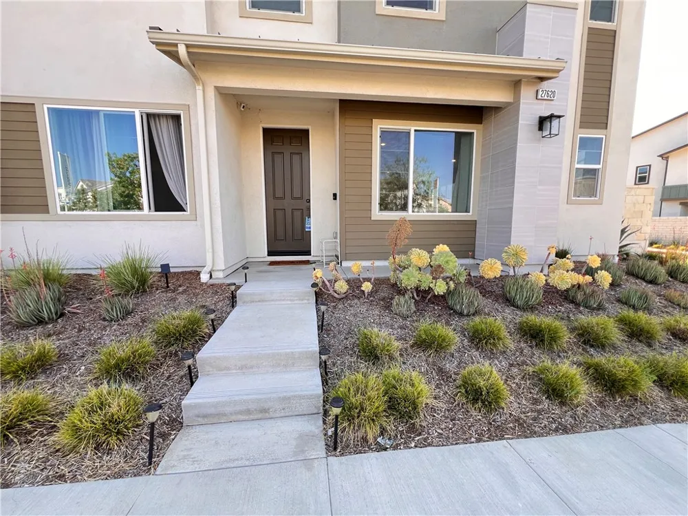 27620 Symphony Place Valencia, CA 91381