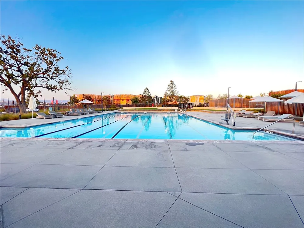 27620 Symphony Place Valencia, CA 91381