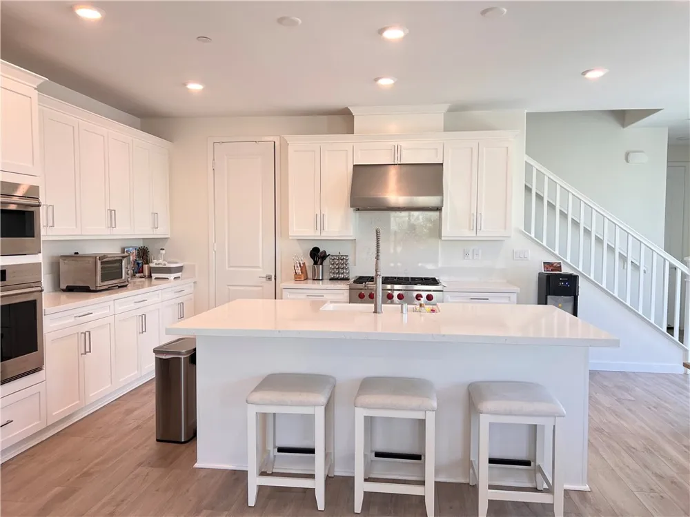 27620 Symphony Place Valencia, CA 91381