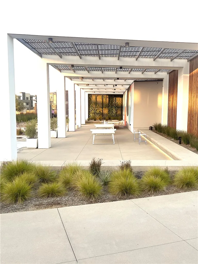 27620 Symphony Place Valencia, CA 91381