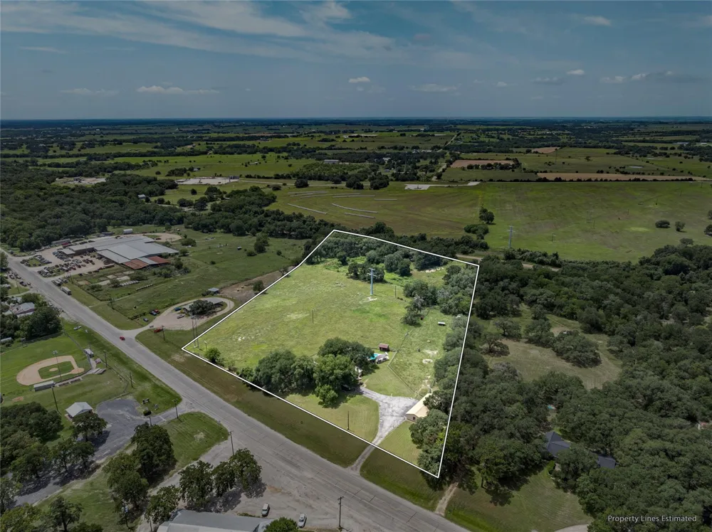 1226 E Us Highway 90 Flatonia, TX 78941