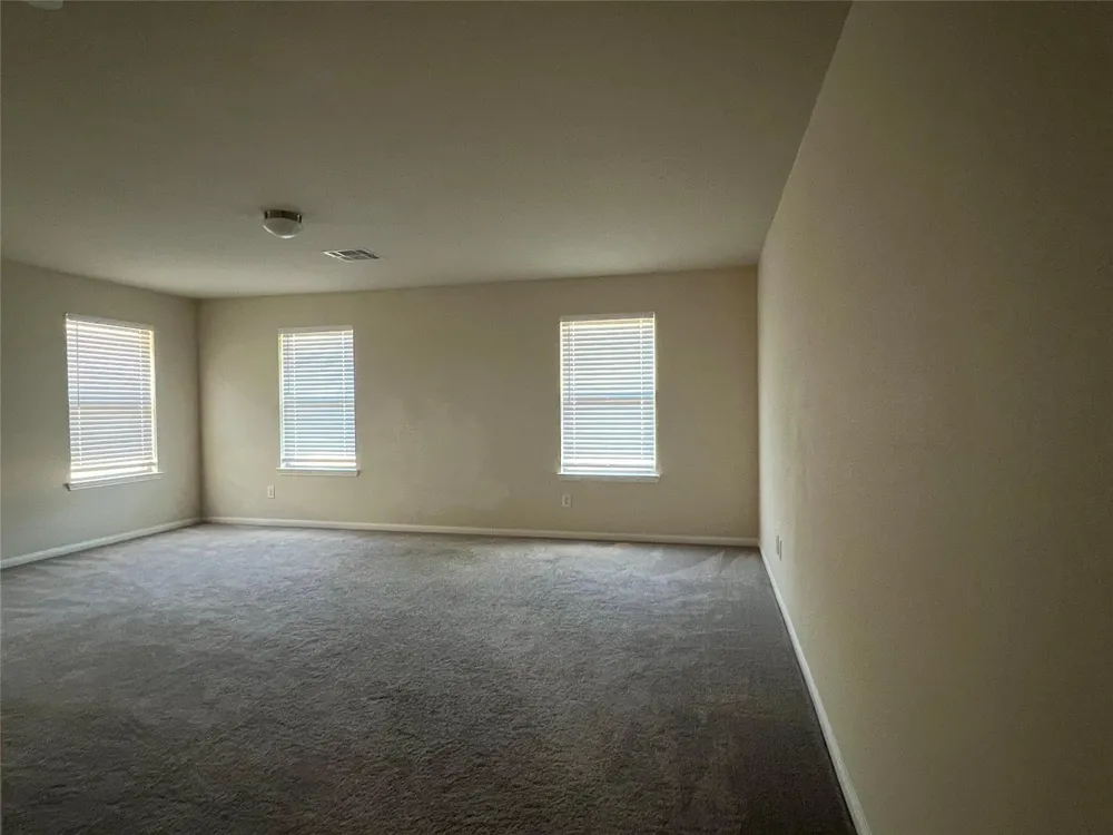 331 W Bend Drive League City, TX 77573