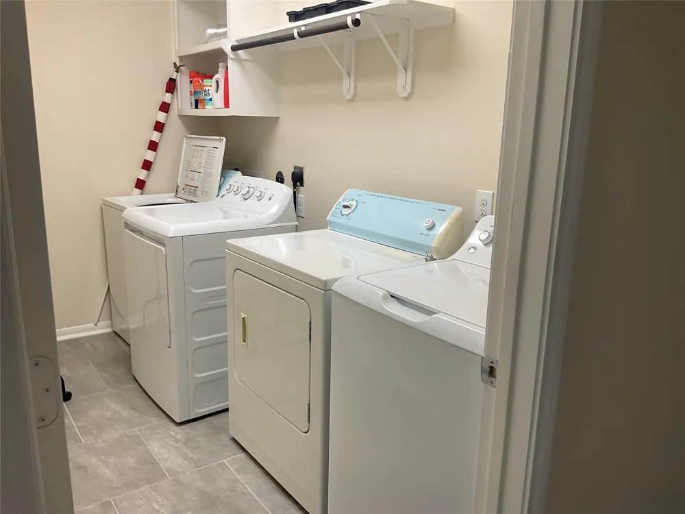 331 W Bend Drive League City, TX 77573