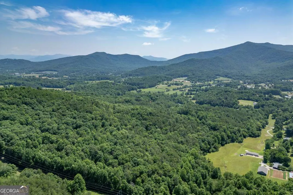 26.18 AC Green RD Young Harris, GA 30582