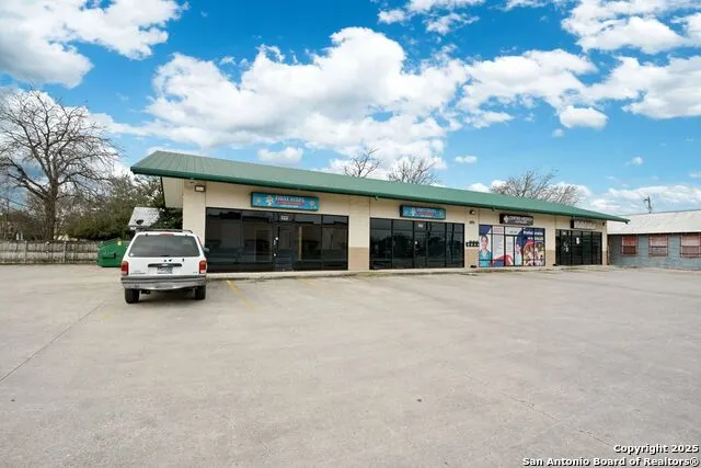 105 S Seguin #104 Converse, TX 78109
