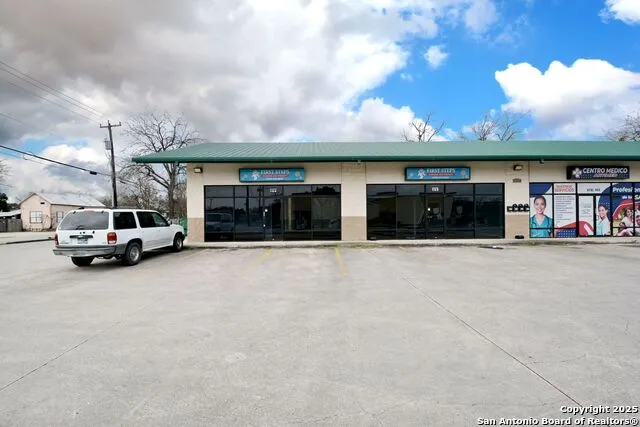 105 S Seguin #104 Converse, TX 78109