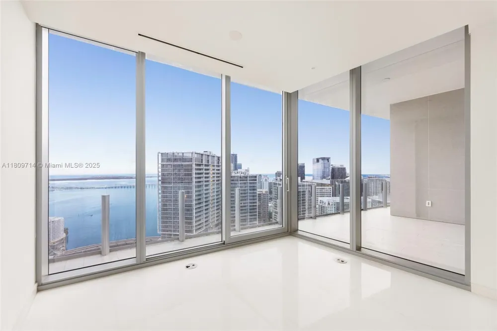 300 Biscayne Blvd Way #5205W Miami, FL 33131