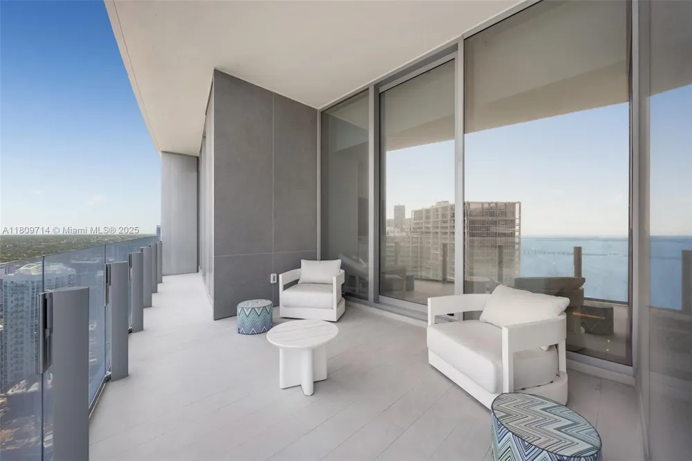 300 Biscayne Blvd Way #5205W Miami, FL 33131