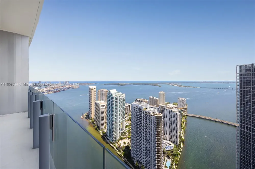 300 Biscayne Blvd Way #5205W Miami, FL 33131