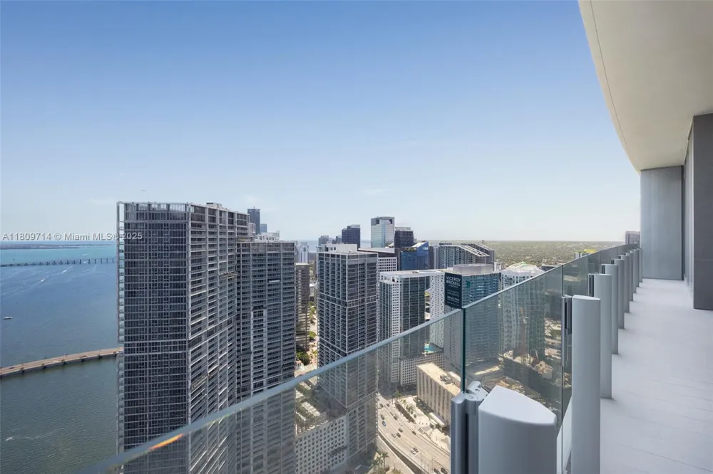 300 Biscayne Blvd Way #5205W Miami, FL 33131
