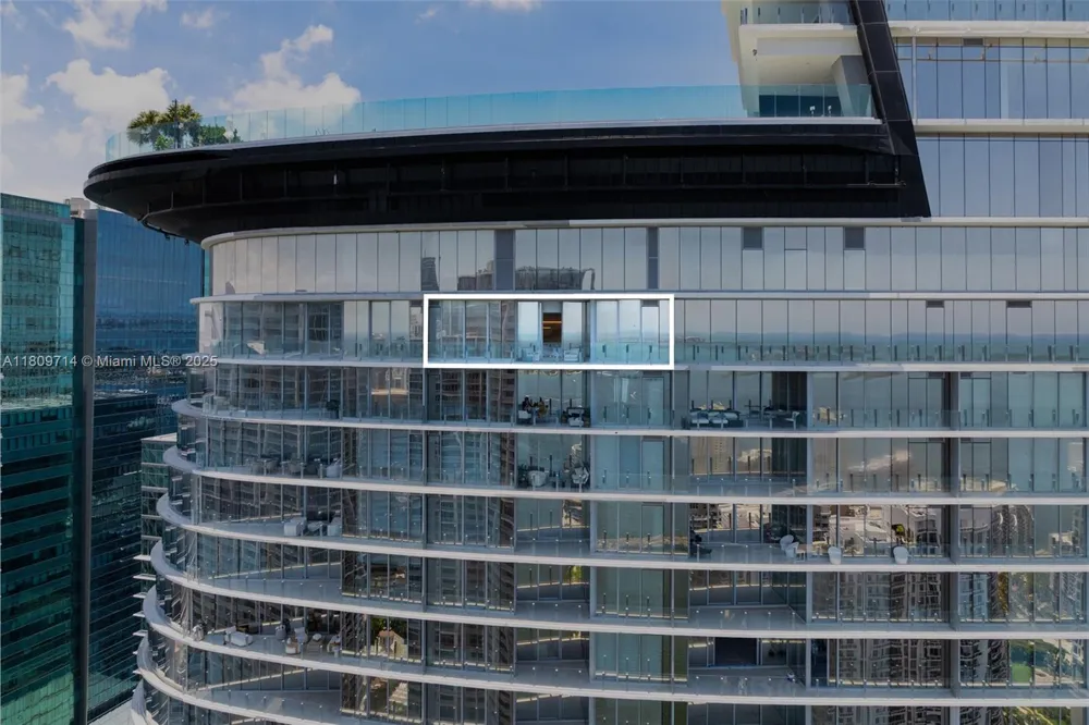 300 Biscayne Blvd Way #5205W Miami, FL 33131