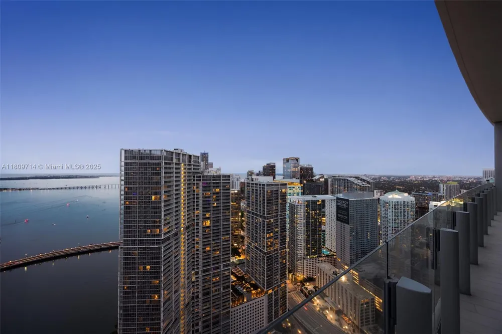 300 Biscayne Blvd Way #5205W Miami, FL 33131