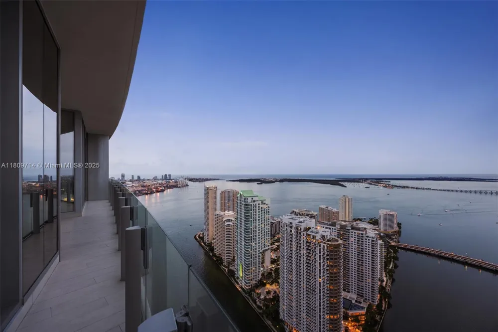 300 Biscayne Blvd Way #5205W Miami, FL 33131