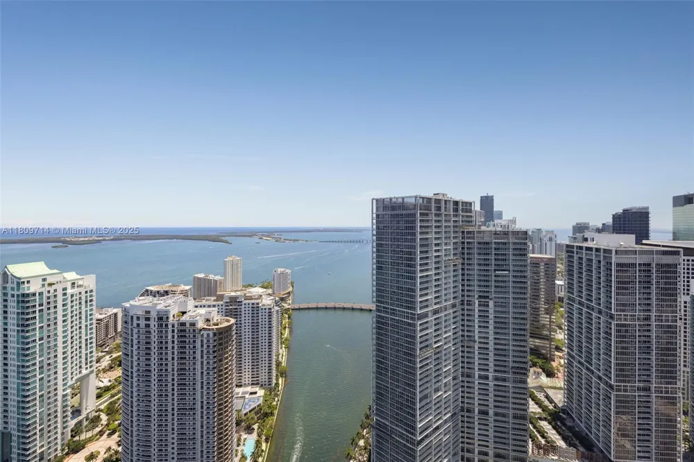300 Biscayne Blvd Way #5205W Miami, FL 33131