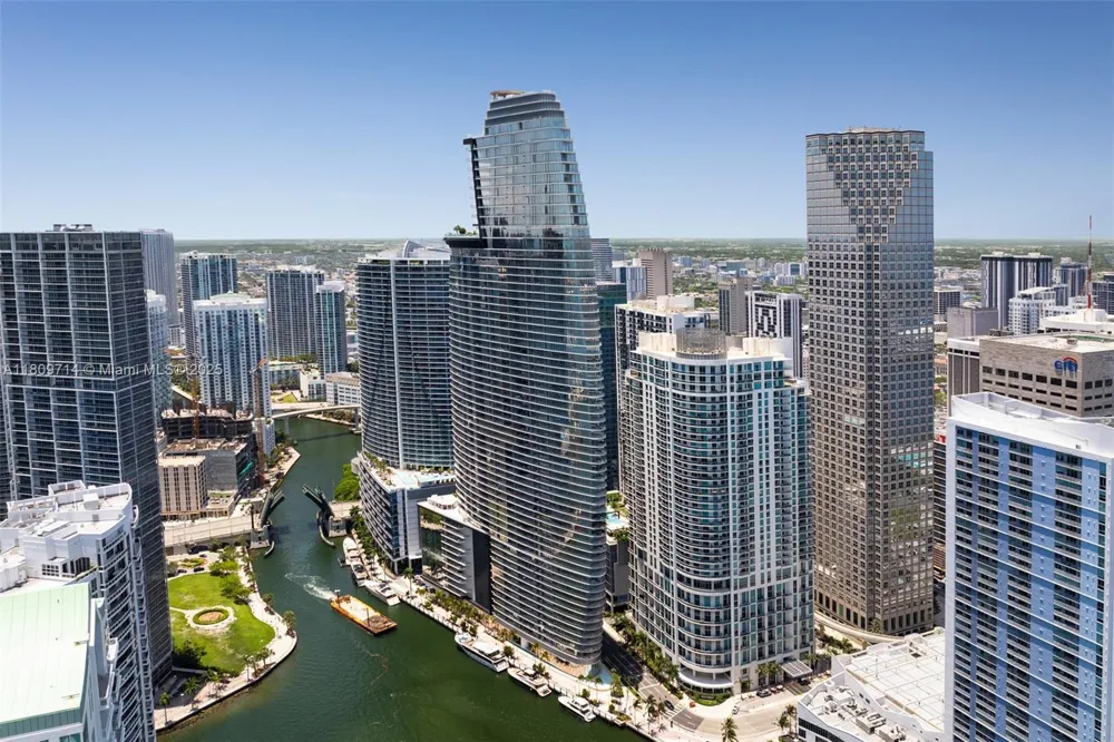 300 Biscayne Blvd Way #5205W Miami, FL 33131