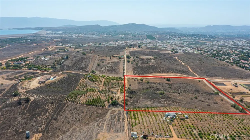 Vista Del Lago Dr. Riverside, CA 92503