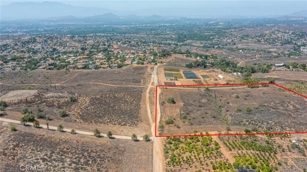 Vista Del Lago Dr. Riverside, CA 92503