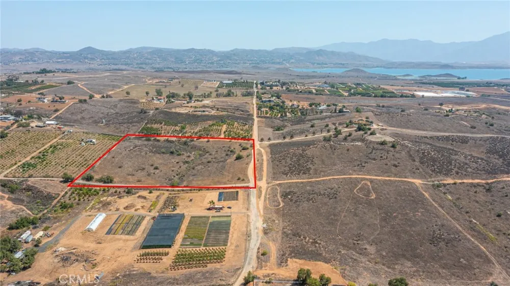 Vista Del Lago Dr. Riverside, CA 92503