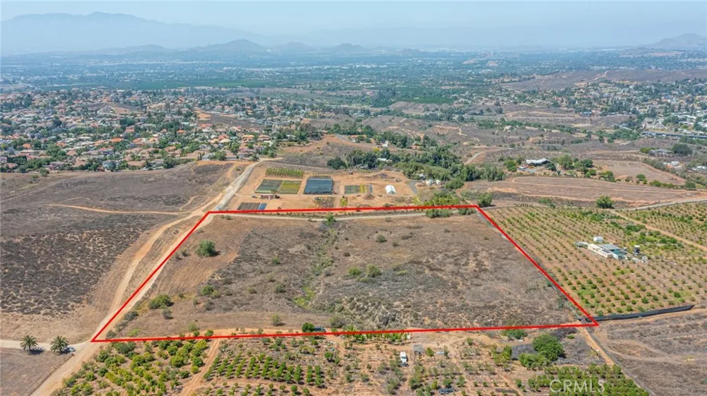 Vista Del Lago Dr. Riverside, CA 92503