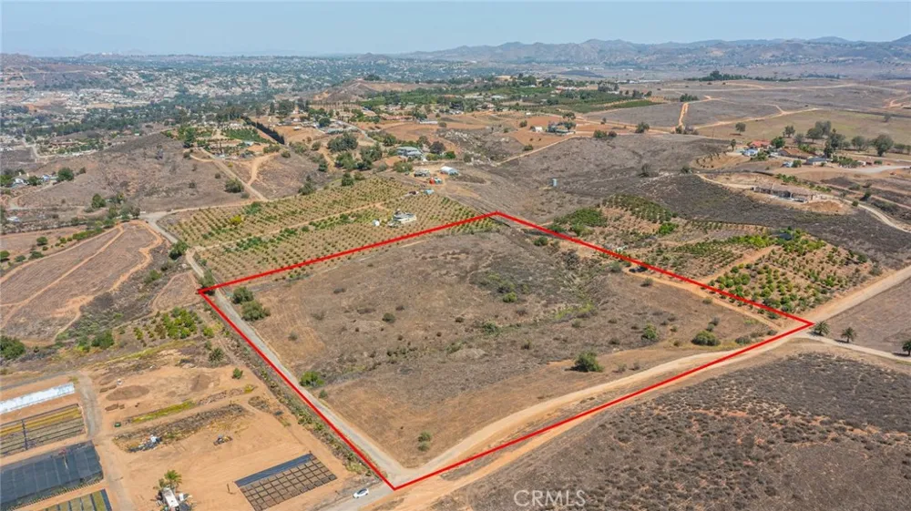 Vista Del Lago Dr. Riverside, CA 92503
