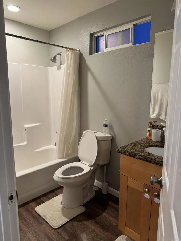 2624 E E 3rd st National City, CA 91950