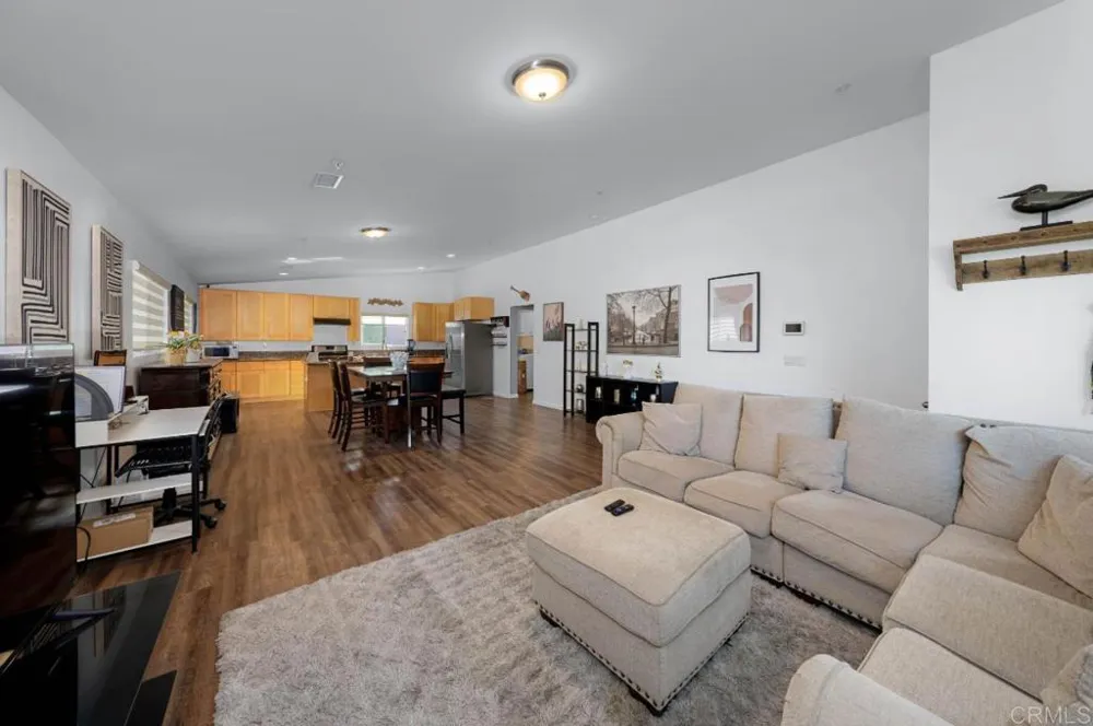 2624 E E 3rd st National City, CA 91950