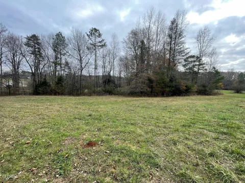 960 Walnut RD