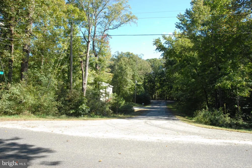COMMONS COURT Montross, VA 22520