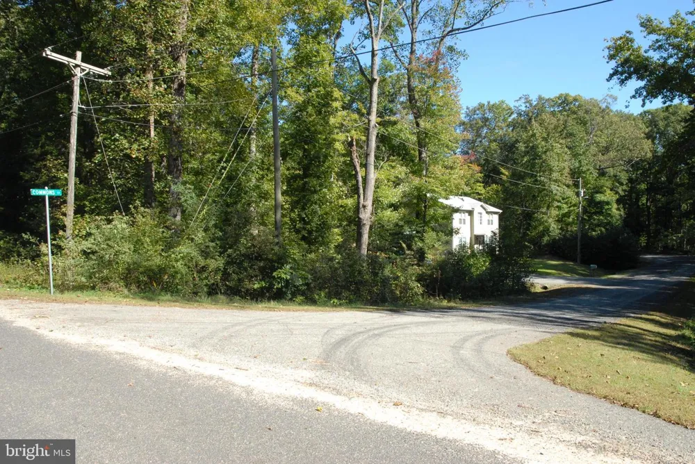 COMMONS COURT Montross, VA 22520