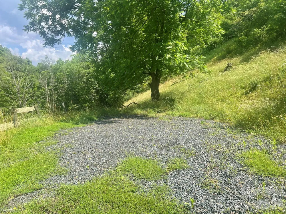 18103 NC Hwy 194 Highway Lansing, NC 28643