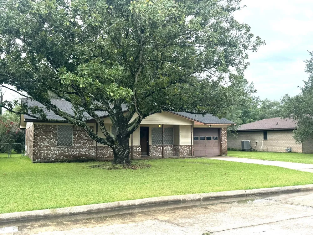 1722 Briar Lane Wharton, TX 77488