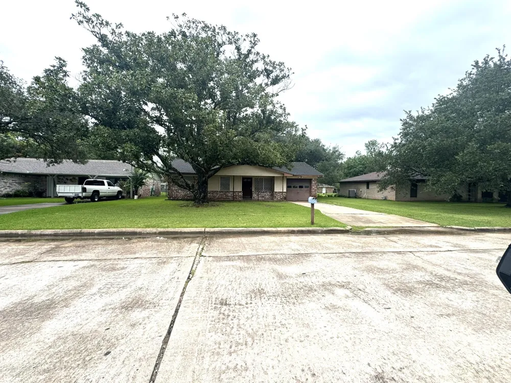 1722 Briar Lane Wharton, TX 77488